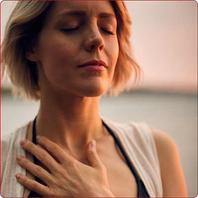 Frau mit geschlossenen Augen